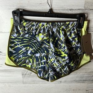 Nike Kids Running Shorts Size M NEW